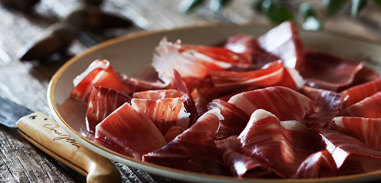 How to serve and conserve a portion of hand-carved ham